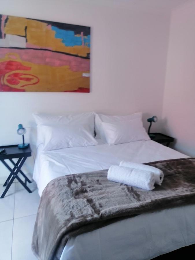 Niilo'S Guesthouse รุนดู ภายนอก รูปภาพ