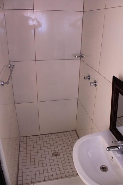 Niilo'S Guesthouse รุนดู ภายนอก รูปภาพ