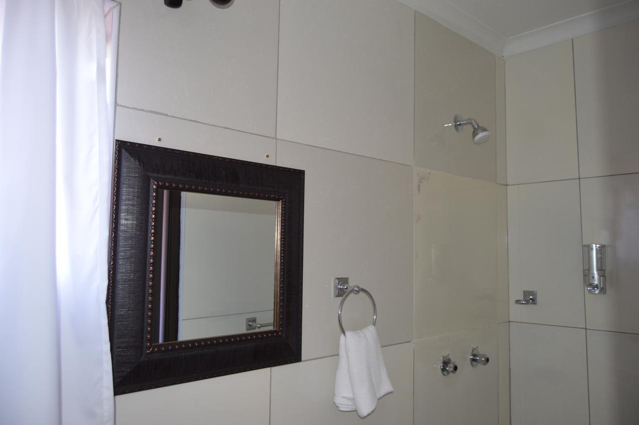 Niilo'S Guesthouse รุนดู ภายนอก รูปภาพ