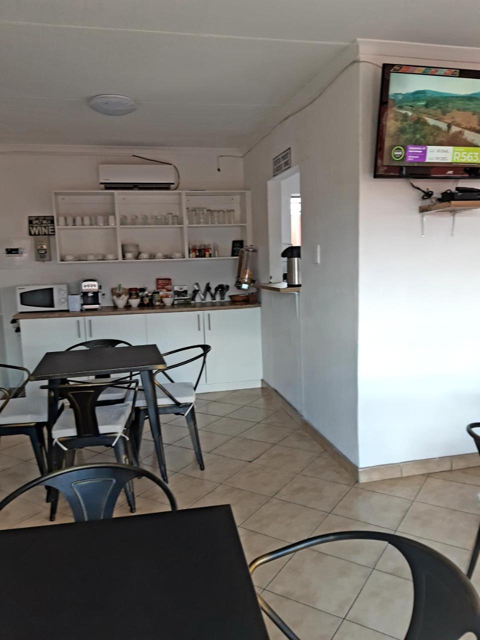 Niilo'S Guesthouse รุนดู ภายนอก รูปภาพ