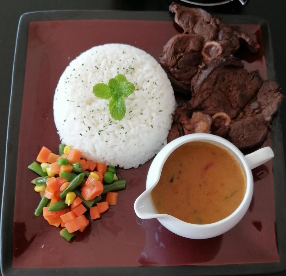 Niilo'S Guesthouse รุนดู ภายนอก รูปภาพ